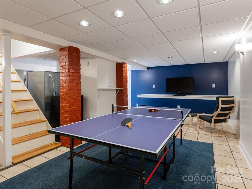 1 Kenilworth Road, Asheville, NC 28803.  MLS# CAR4241004, YatesRealty ID 20208. 