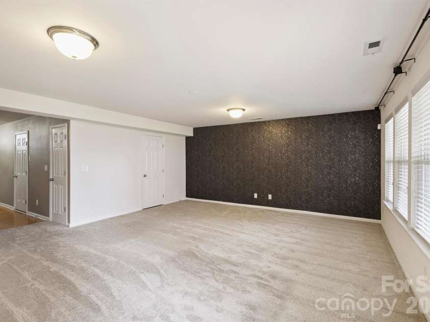 7703 Jackson Pond Drive, Charlotte, NC 28273.  MLS# CAR4354464, YatesRealty ID 20208. 