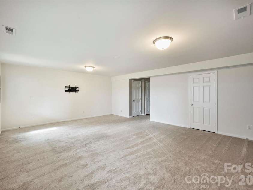 7703 Jackson Pond Drive, Charlotte, NC 28273.  MLS# CAR4354464, YatesRealty ID 20208. 