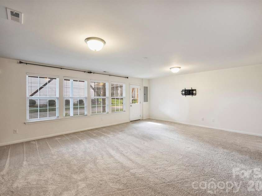 7703 Jackson Pond Drive, Charlotte, NC 28273.  MLS# CAR4354464, YatesRealty ID 20208. 