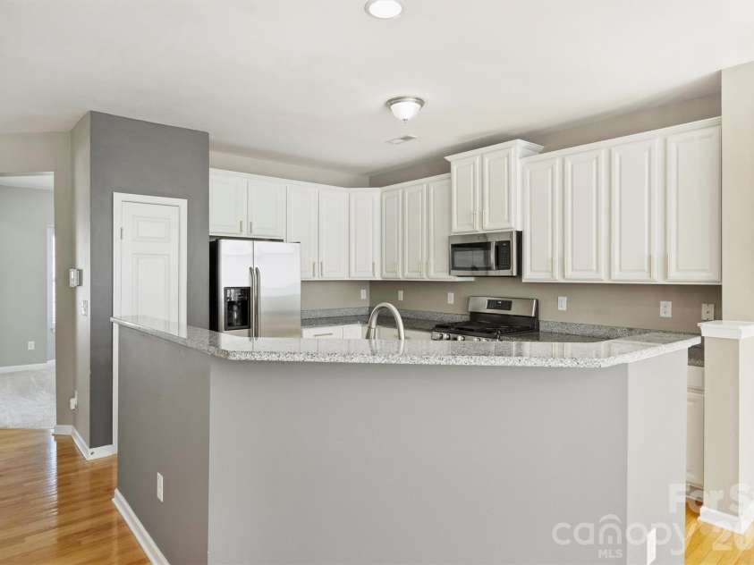 7703 Jackson Pond Drive, Charlotte, NC 28273.  MLS# CAR4354464, YatesRealty ID 20208. 