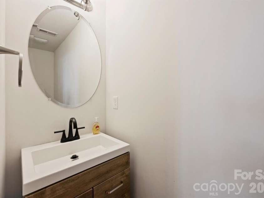 7703 Jackson Pond Drive, Charlotte, NC 28273.  MLS# CAR4354464, YatesRealty ID 20208. 