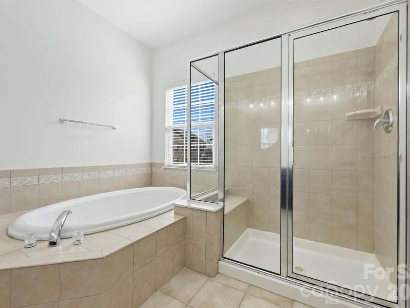 7703 Jackson Pond Drive, Charlotte, NC 28273.  MLS# CAR4354464, YatesRealty ID 20208. 