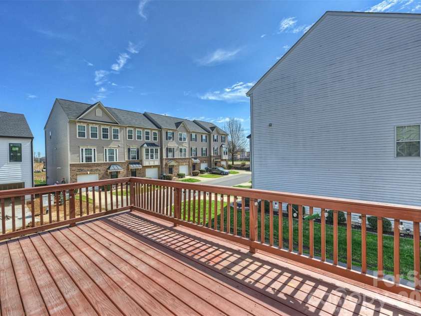 7703 Jackson Pond Drive, Charlotte, NC 28273.  MLS# CAR4354464, YatesRealty ID 20208. 