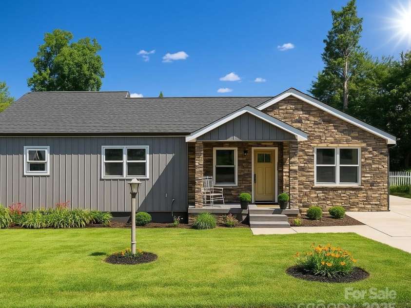 808 Mark Street, Belmont, NC 28012.  MLS# CAR4294048, YatesRealty ID 2021. 