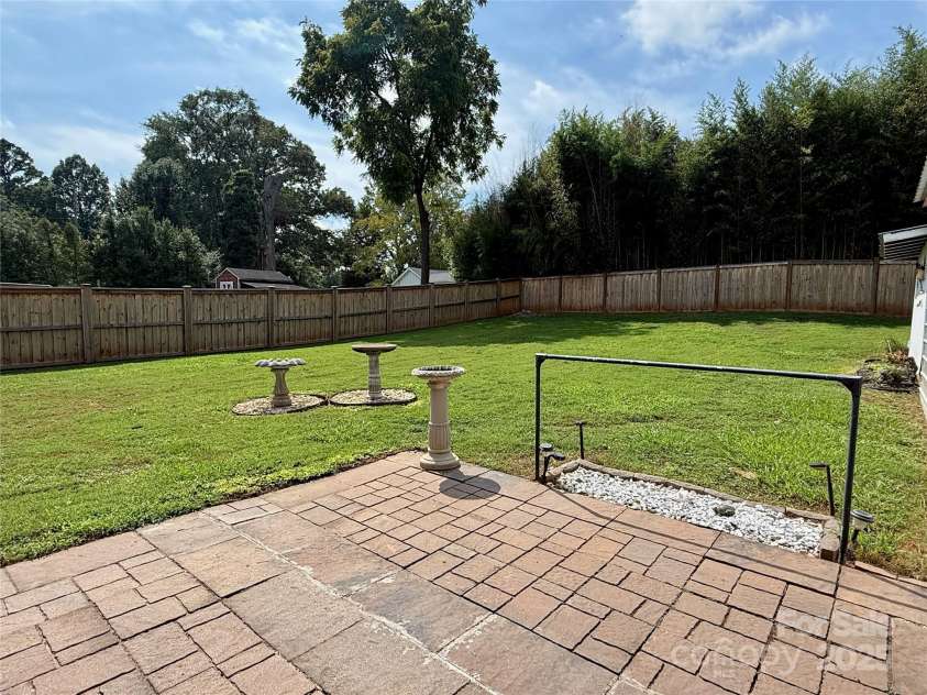 808 Mark Street, Belmont, NC 28012.  MLS# CAR4294048, YatesRealty ID 2021. 