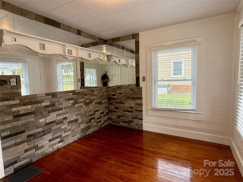 808 Mark Street, Belmont, NC 28012.  MLS# CAR4294048, YatesRealty ID 2021. 