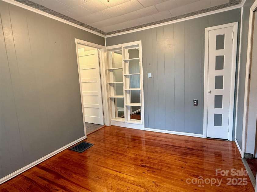 808 Mark Street, Belmont, NC 28012.  MLS# CAR4294048, YatesRealty ID 2021. 