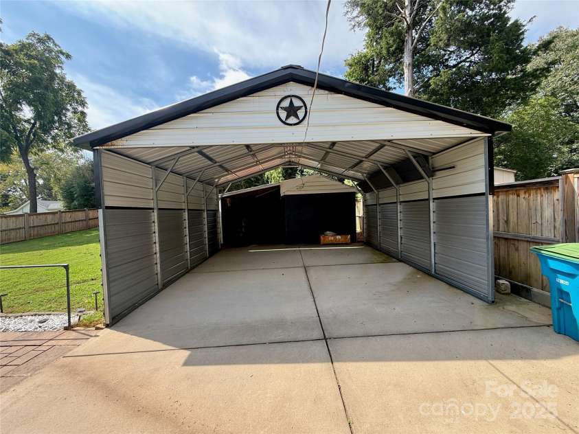 808 Mark Street, Belmont, NC 28012.  MLS# CAR4294048, YatesRealty ID 2021. Carport