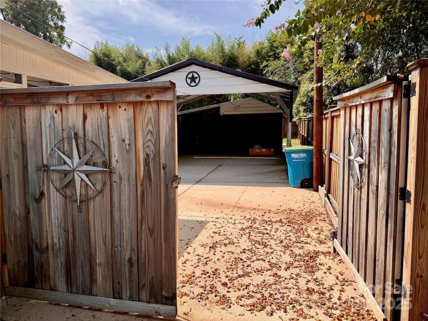 808 Mark Street, Belmont, NC 28012.  MLS# CAR4294048, YatesRealty ID 2021. Gated Entry