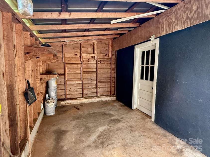 808 Mark Street, Belmont, NC 28012.  MLS# CAR4294048, YatesRealty ID 2021. Workshop