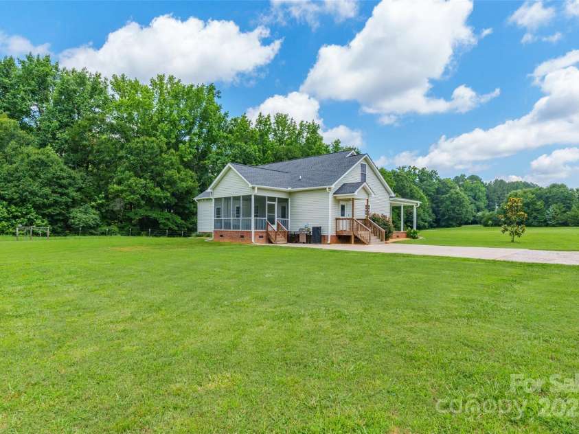 1347 Norman Drive, Rock Hill, SC 29732.  MLS# CAR4270649, YatesRealty ID 20210. 