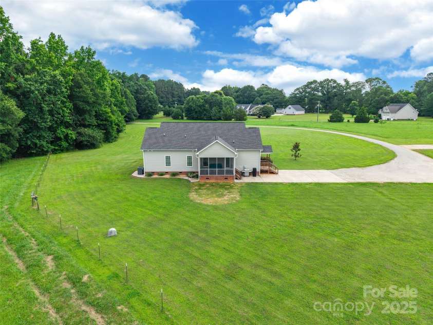 1347 Norman Drive, Rock Hill, SC 29732.  MLS# CAR4270649, YatesRealty ID 20210. 