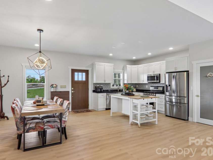 68 Simply Grateful Drive, Hendersonville, NC 28792.  MLS# CAR4361278, YatesRealty ID 20212. 