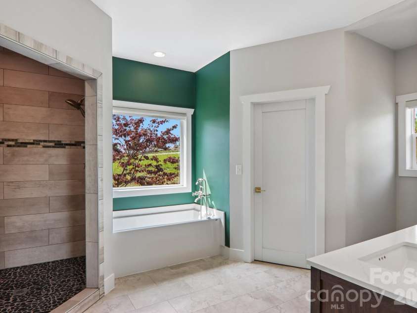 68 Simply Grateful Drive, Hendersonville, NC 28792.  MLS# CAR4361278, YatesRealty ID 20212. 