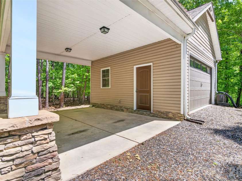 125 Pomeroy Road, Mooresville, NC 28117.  MLS# CAR4378869, YatesRealty ID 20213. 