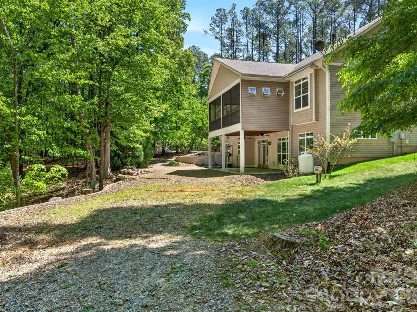 125 Pomeroy Road, Mooresville, NC 28117.  MLS# CAR4378869, YatesRealty ID 20213. 