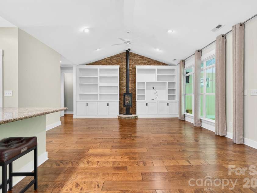 125 Pomeroy Road, Mooresville, NC 28117.  MLS# CAR4378869, YatesRealty ID 20213. 