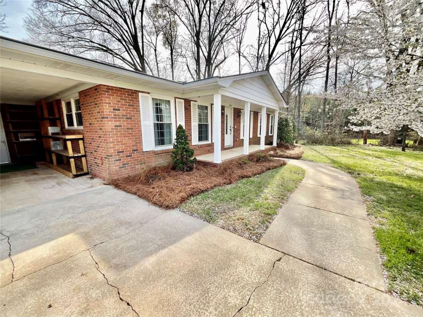 1960 Monza Drive, Albemarle, NC 28001.  MLS# CAR4122977, YatesRealty ID 20213. 