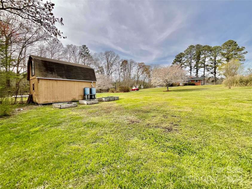 1960 Monza Drive, Albemarle, NC 28001.  MLS# CAR4122977, YatesRealty ID 20213. 