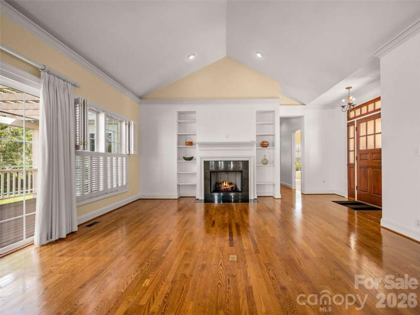 90 Dunroy Drive, Hendersonville, NC 28739.  MLS# CAR4378915, YatesRealty ID 20214. 