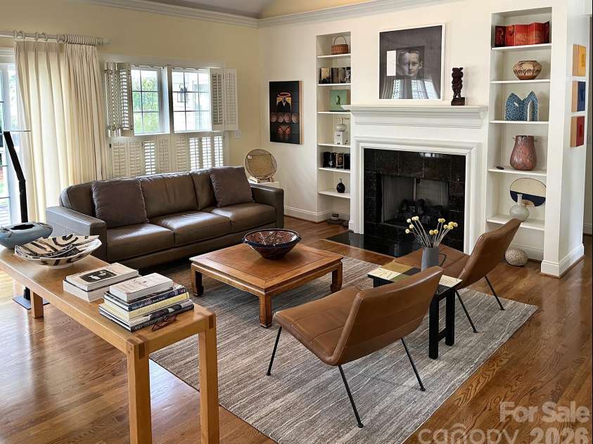 90 Dunroy Drive, Hendersonville, NC 28739.  MLS# CAR4378915, YatesRealty ID 20214. 