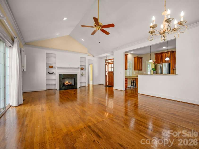 90 Dunroy Drive, Hendersonville, NC 28739.  MLS# CAR4378915, YatesRealty ID 20214. 