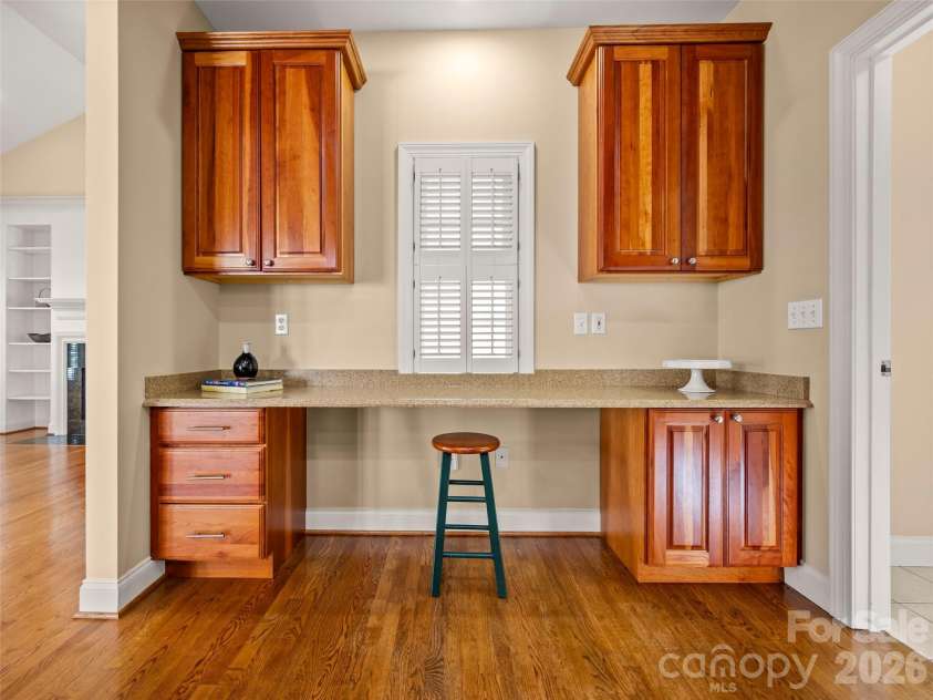 90 Dunroy Drive, Hendersonville, NC 28739.  MLS# CAR4378915, YatesRealty ID 20214. 