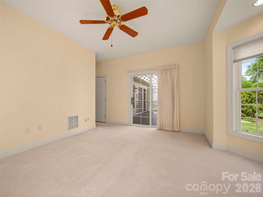 90 Dunroy Drive, Hendersonville, NC 28739.  MLS# CAR4378915, YatesRealty ID 20214. 