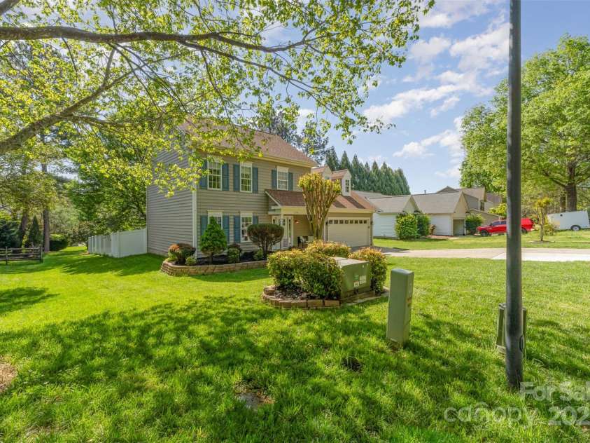 114 Rolling Stone Court, Mooresville, NC 28117.  MLS# CAR4243978, YatesRealty ID 20217. 