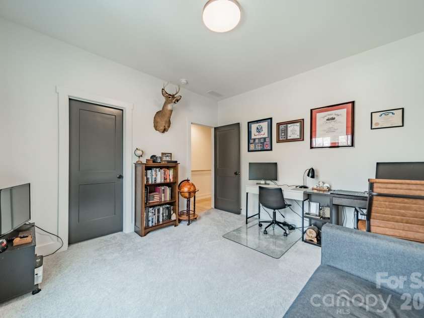608 Ambassador Street, Charlotte, NC 28208.  MLS# CAR4342257, YatesRealty ID 20217. Guest Bedroom 1