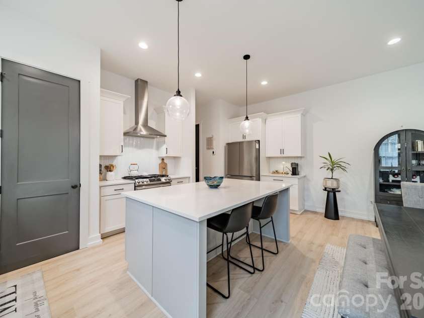 608 Ambassador Street, Charlotte, NC 28208.  MLS# CAR4342257, YatesRealty ID 20217. Kitchen
