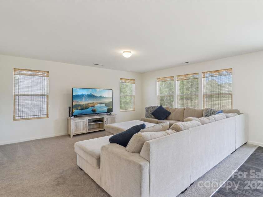 804 Yorkshire Drive, Albemarle, NC 28001.  MLS# CAR4251379, YatesRealty ID 20218. Living room