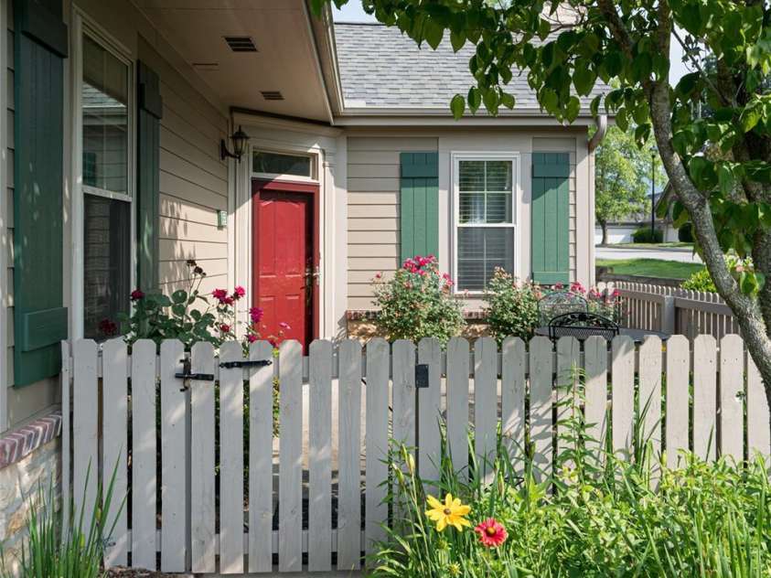 55 Outlook Circle, Swannanoa, NC 28778.  MLS# CAR4267011, YatesRealty ID 20219. Enjoy the private patio with an abundance of perennials.