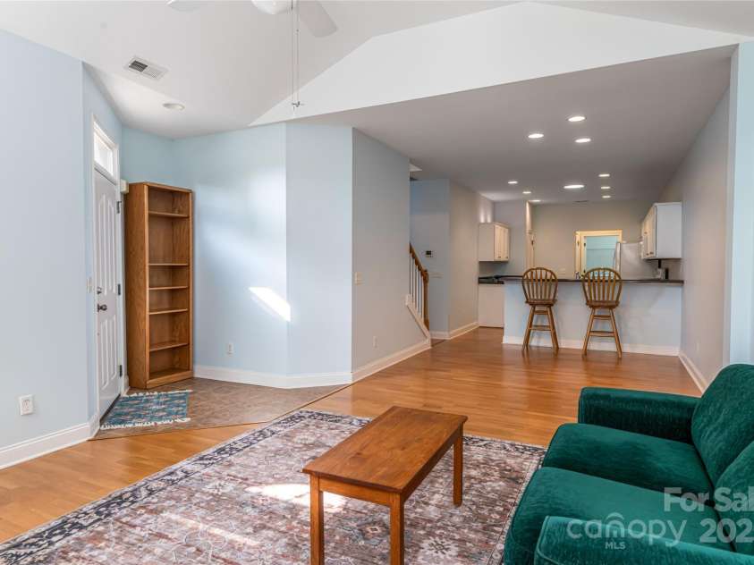 55 Outlook Circle, Swannanoa, NC 28778.  MLS# CAR4267011, YatesRealty ID 20219. Great open floorplan.