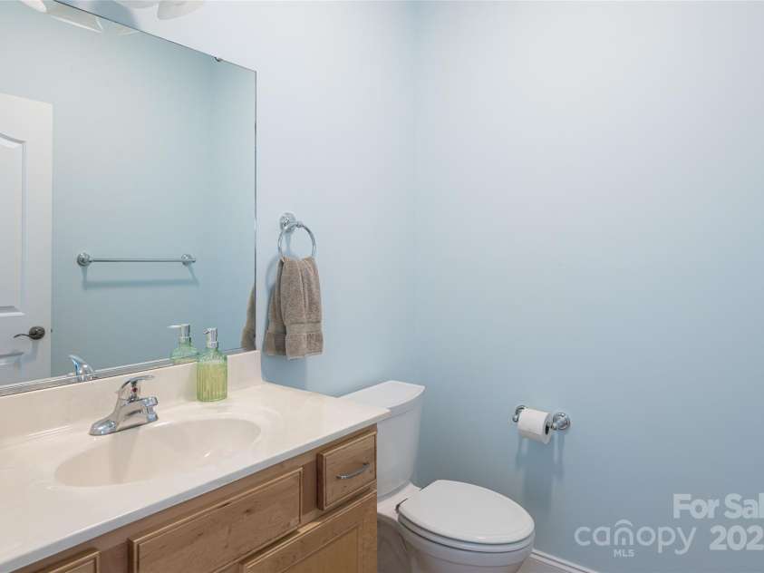55 Outlook Circle, Swannanoa, NC 28778.  MLS# CAR4267011, YatesRealty ID 20219. Half bathroom on the main level.