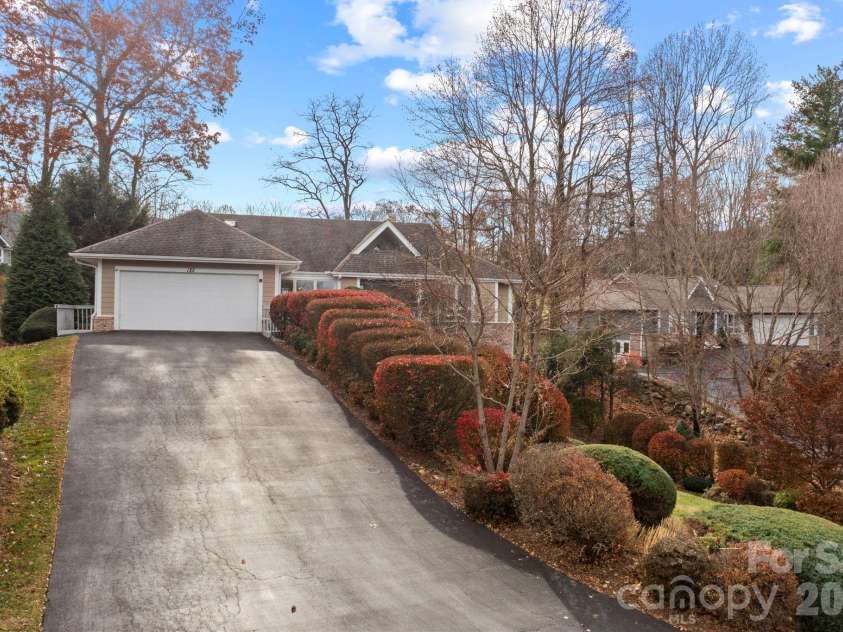 122 Broadmoor Drive, Flat Rock, NC 28731.  MLS# CAR4335067, YatesRealty ID 2022. 