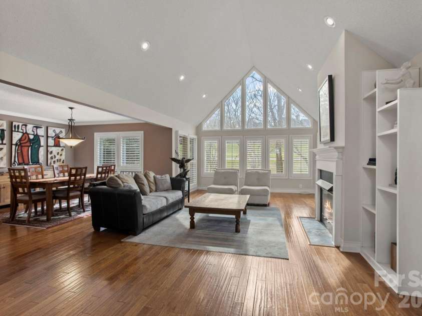 122 Broadmoor Drive, Flat Rock, NC 28731.  MLS# CAR4335067, YatesRealty ID 2022. 