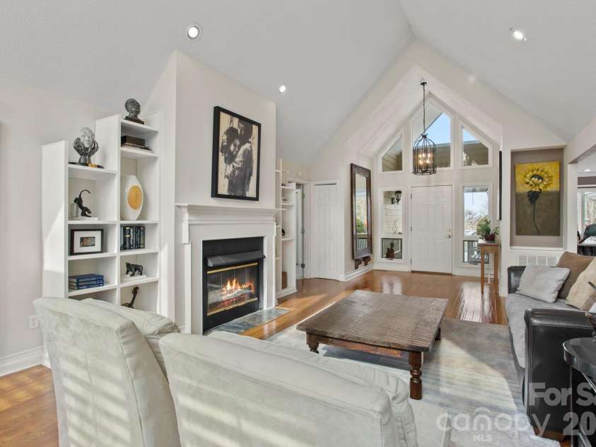 122 Broadmoor Drive, Flat Rock, NC 28731.  MLS# CAR4335067, YatesRealty ID 2022. 