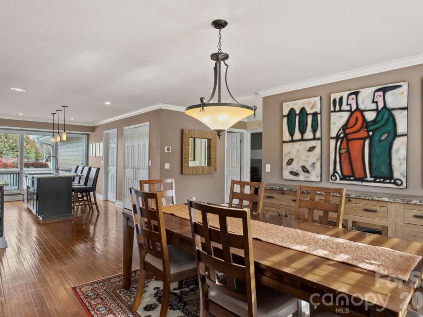 122 Broadmoor Drive, Flat Rock, NC 28731.  MLS# CAR4335067, YatesRealty ID 2022. 