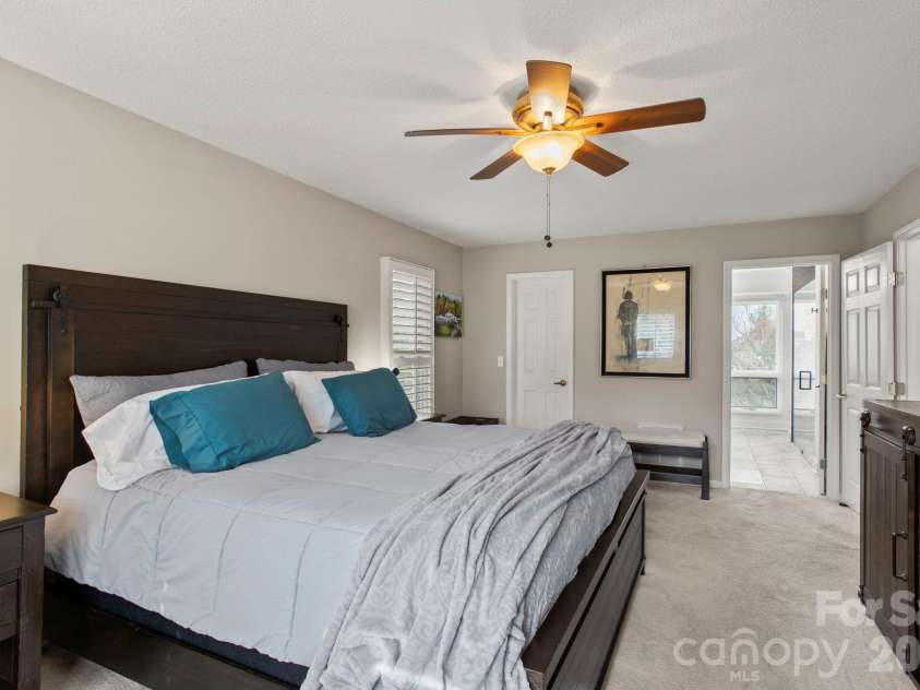 122 Broadmoor Drive, Flat Rock, NC 28731.  MLS# CAR4335067, YatesRealty ID 2022. 