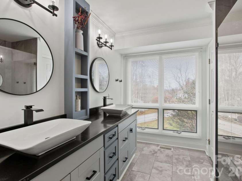 122 Broadmoor Drive, Flat Rock, NC 28731.  MLS# CAR4335067, YatesRealty ID 2022. 