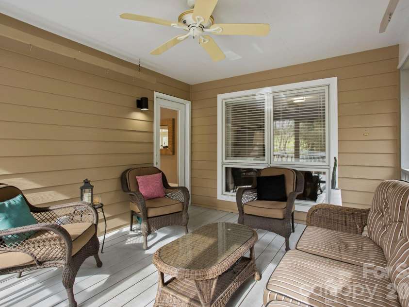 122 Broadmoor Drive, Flat Rock, NC 28731.  MLS# CAR4335067, YatesRealty ID 2022. 