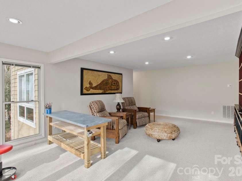 122 Broadmoor Drive, Flat Rock, NC 28731.  MLS# CAR4335067, YatesRealty ID 2022. 