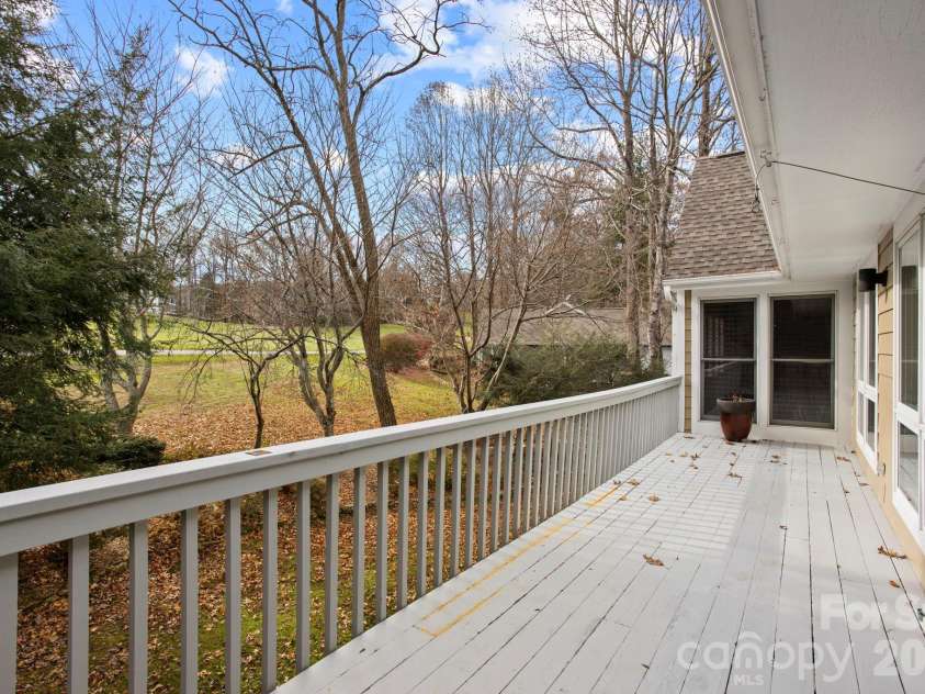 122 Broadmoor Drive, Flat Rock, NC 28731.  MLS# CAR4335067, YatesRealty ID 2022. 