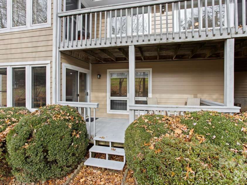 122 Broadmoor Drive, Flat Rock, NC 28731.  MLS# CAR4335067, YatesRealty ID 2022. 