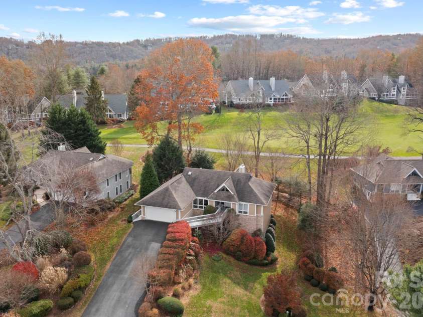 122 Broadmoor Drive, Flat Rock, NC 28731.  MLS# CAR4335067, YatesRealty ID 2022. 