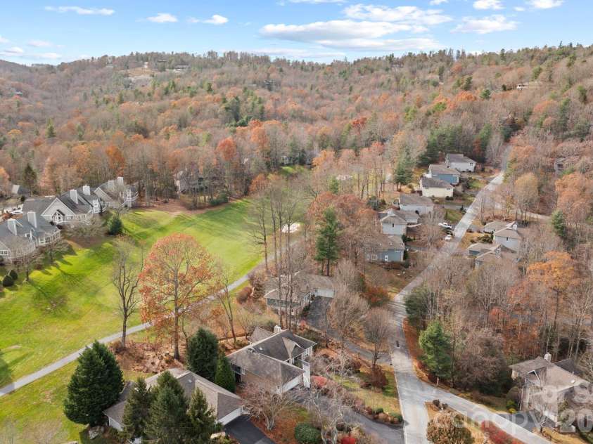 122 Broadmoor Drive, Flat Rock, NC 28731.  MLS# CAR4335067, YatesRealty ID 2022. 