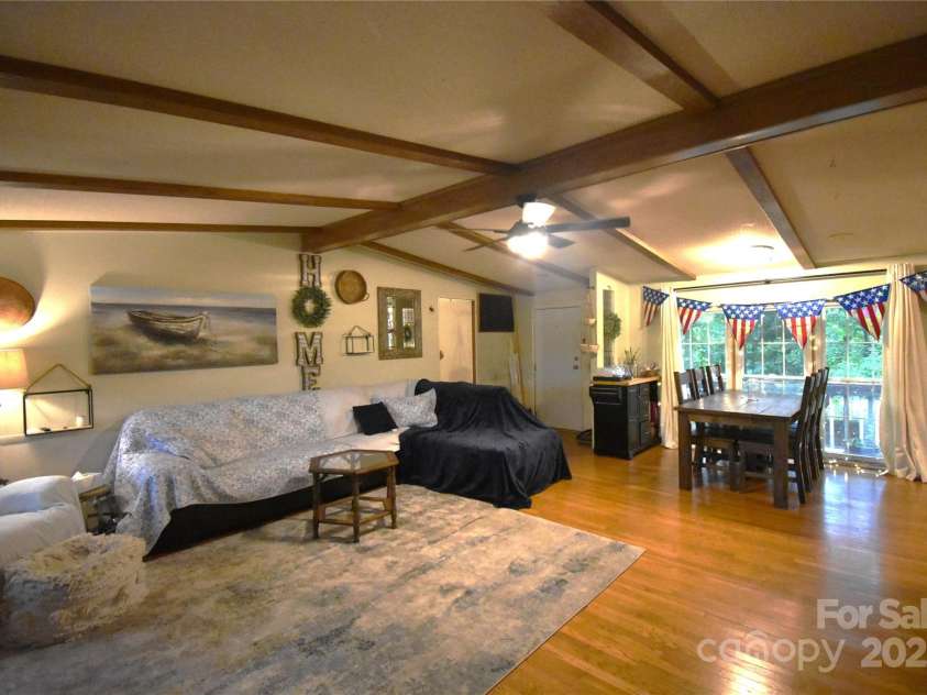 1789 Paris Drive, Conover, NC 28613.  MLS# CAR4263966, YatesRealty ID 20220. 