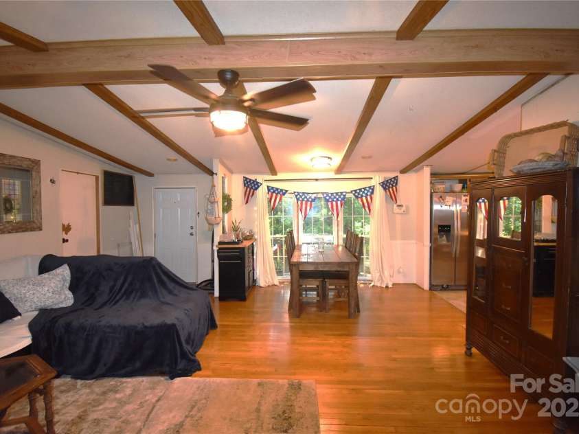 1789 Paris Drive, Conover, NC 28613.  MLS# CAR4263966, YatesRealty ID 20220. 